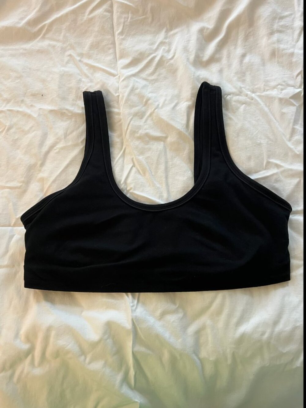 ALO Yoga Women's Alosoft Center Stage Bra Size M, Black